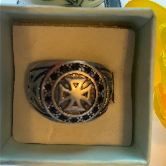 Men’s ring - Picture 2 of 4